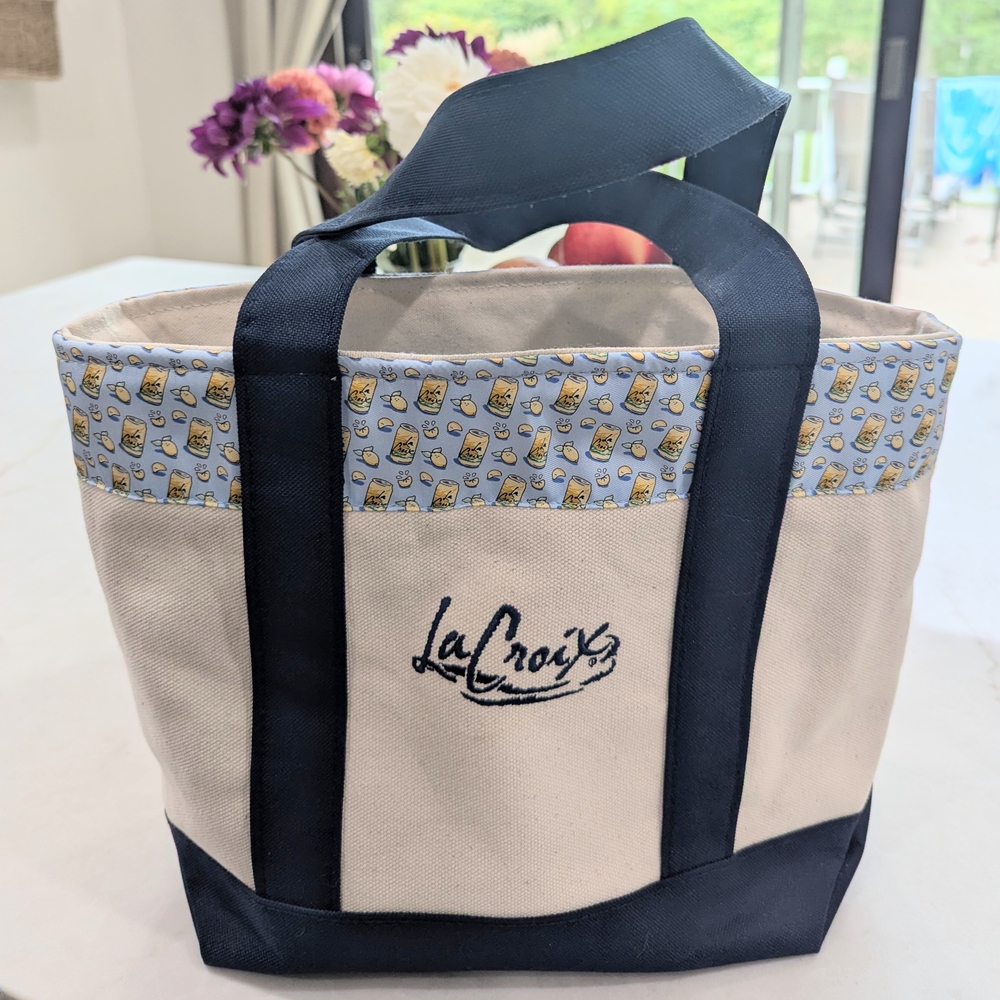 Vineyard Vines Navy and Cream Owl Tote